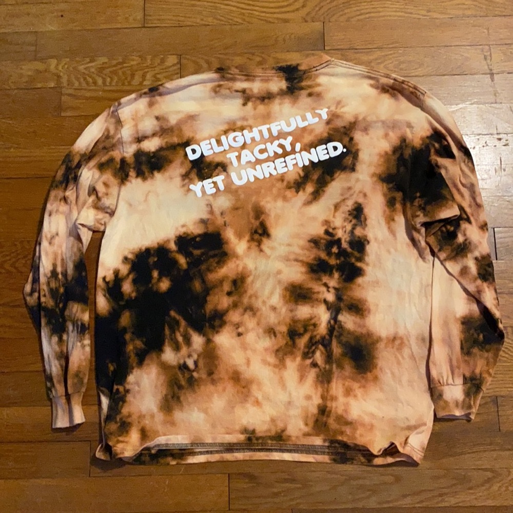 Bleach tie dye Hooters long sleeve tshirt. - Picture 3 of 4